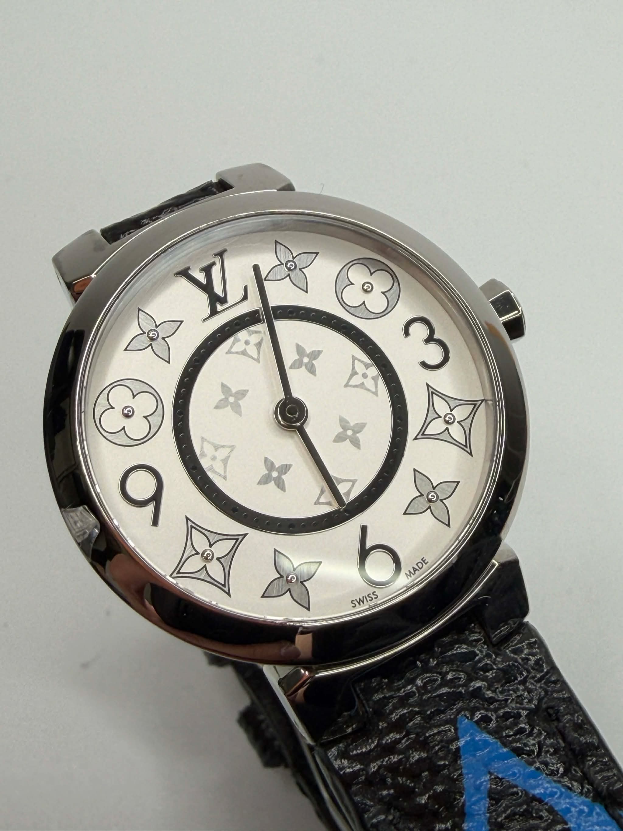 Tambour watch hover