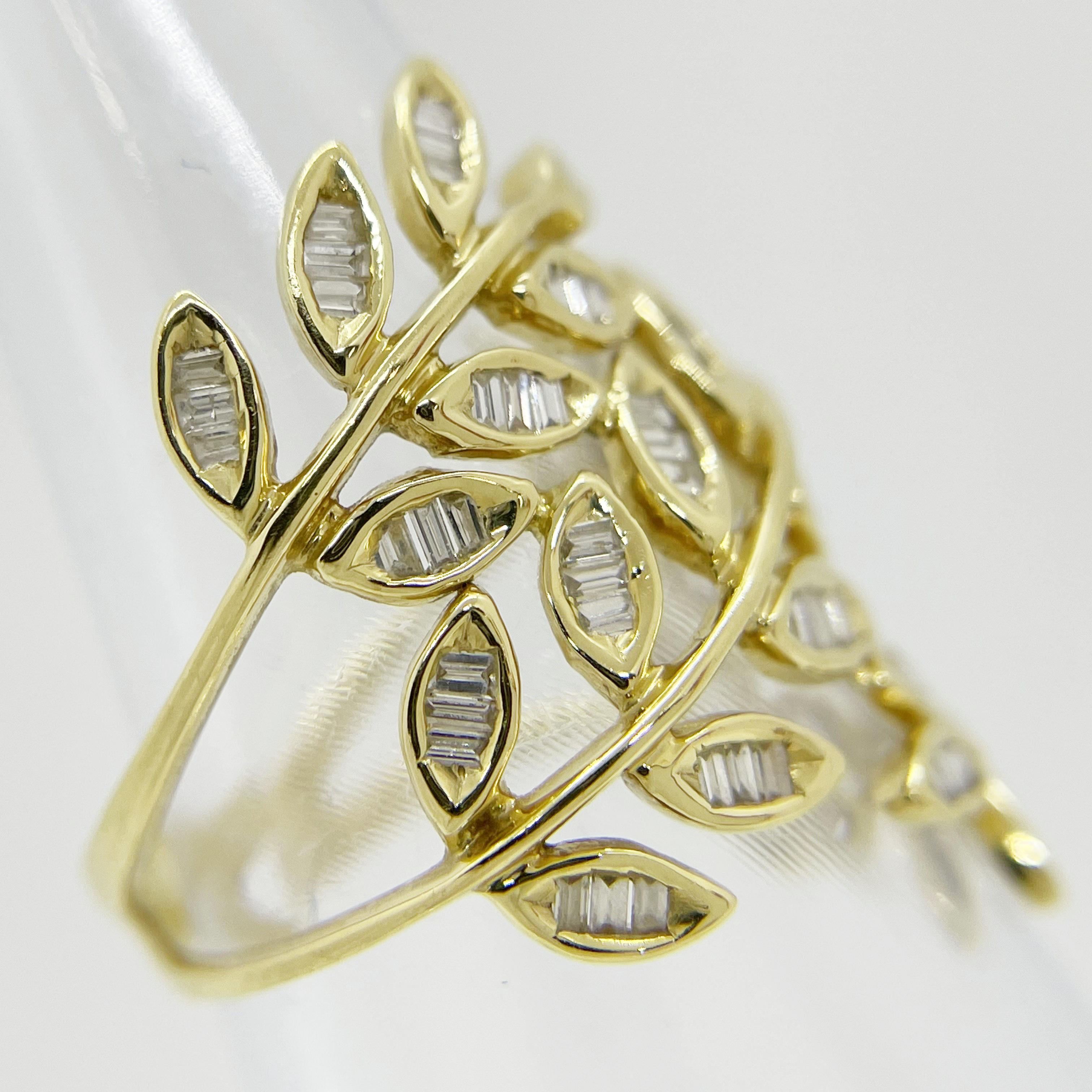 Leaf Ring hover