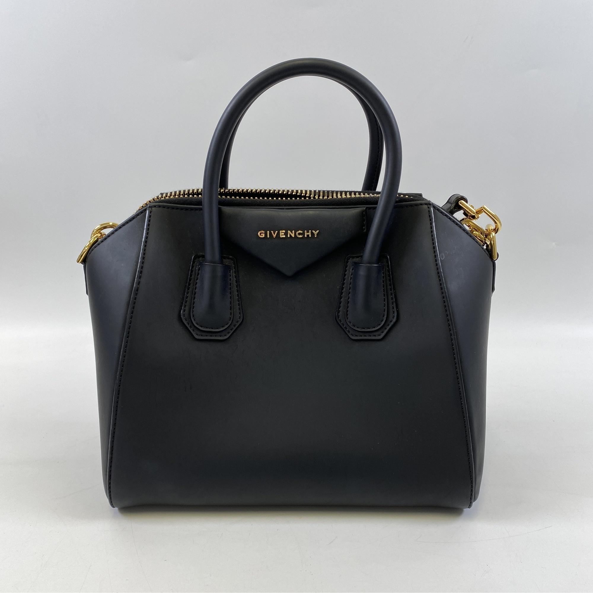 Antigona Medium