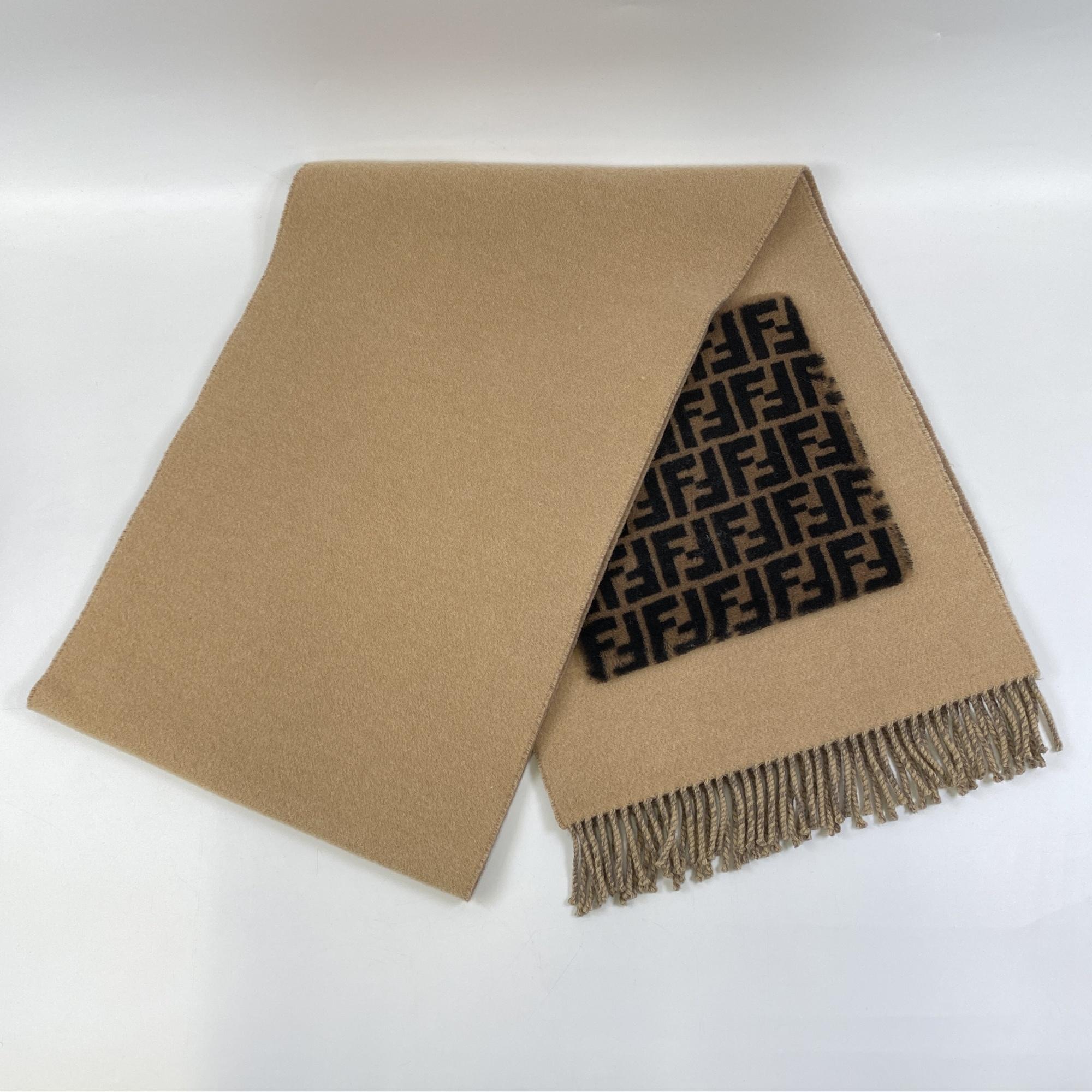 Zucca pattern scarf